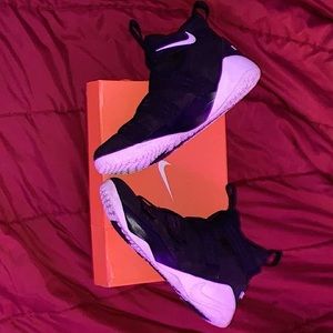 Nike LeBron Zoom Solider 11